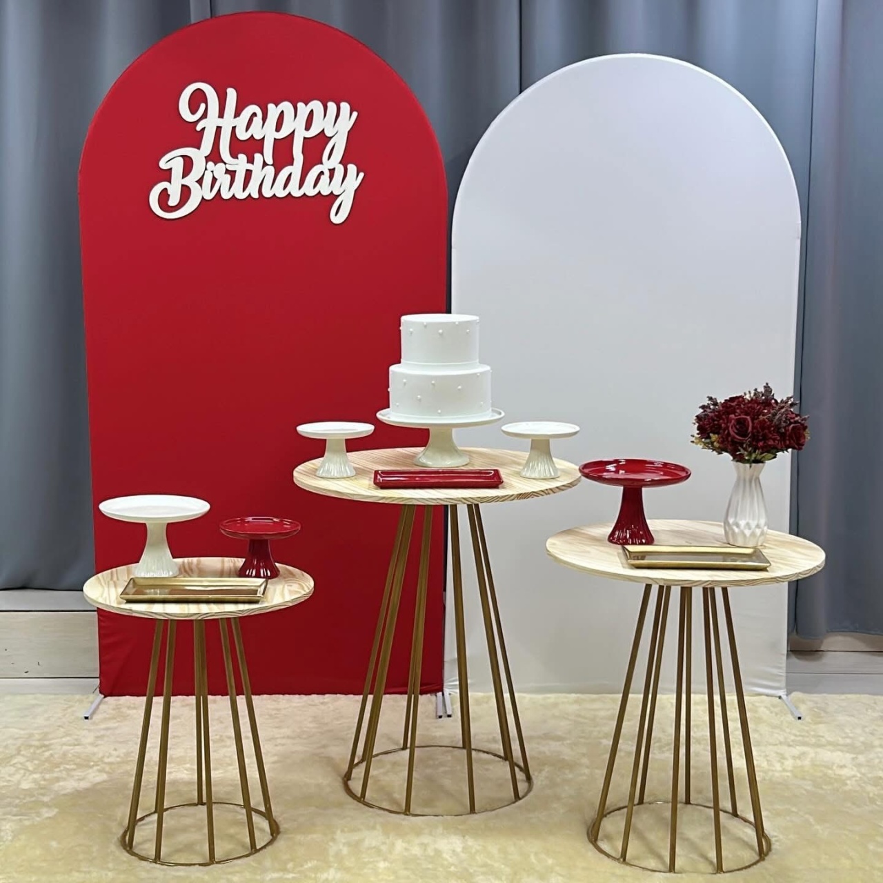 Vermelho E Branco - Isabela Decorações 