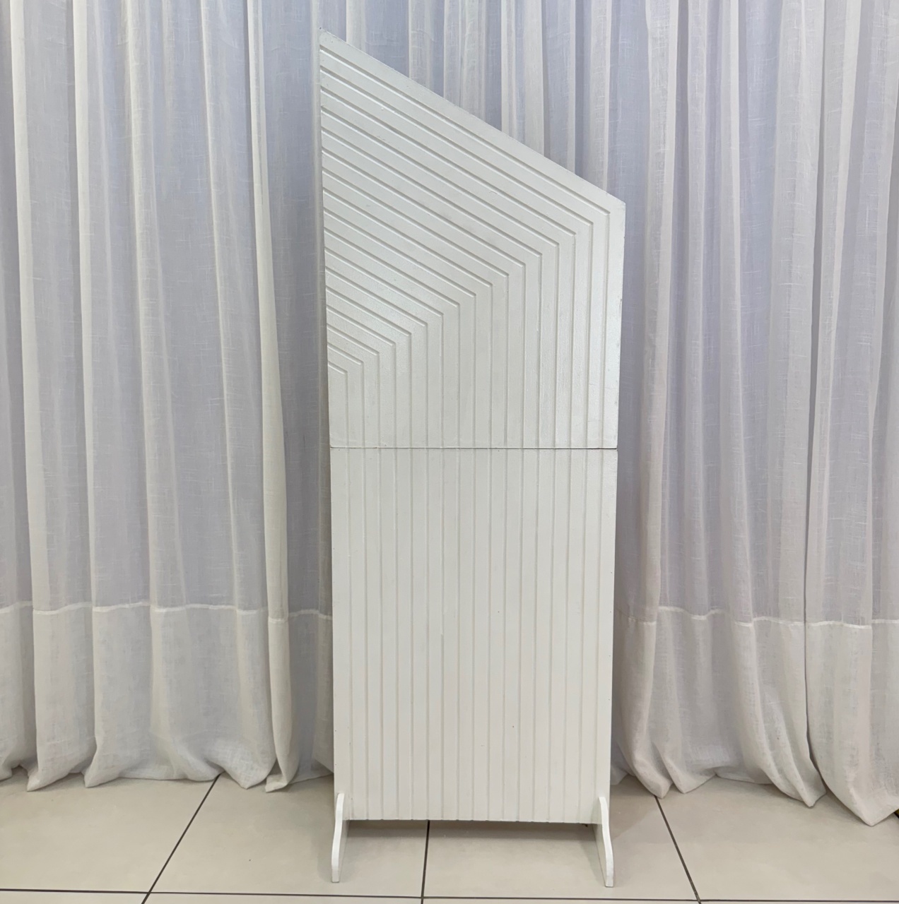 Painel Pontudo Branco Ripado Mdf - alegriamagicadecoracao