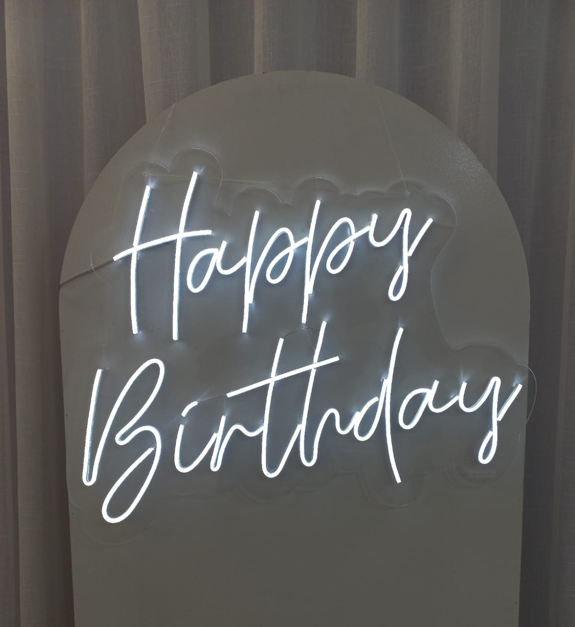 Happy Birthday Led - alegriamagicadecoracao