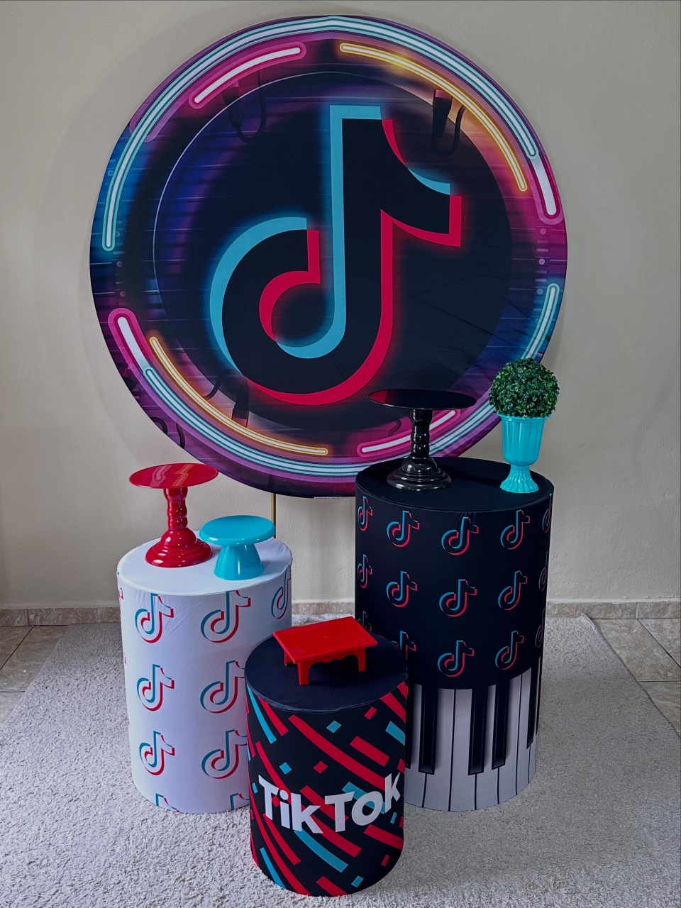 Kit Padrão Tik Tok - VIVAZ DECORAÇÕES - PEGUE E MONTE