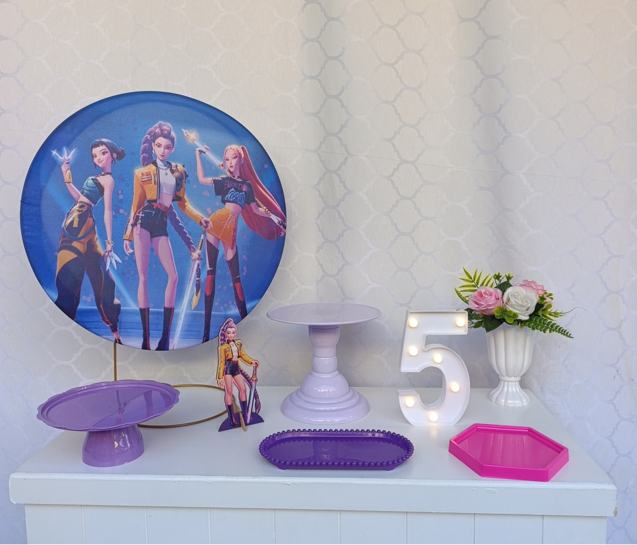 Mini Kit- Huntrix Guerreiras Do Kpop - FELIZ DATA PEGUE E MONTE 
