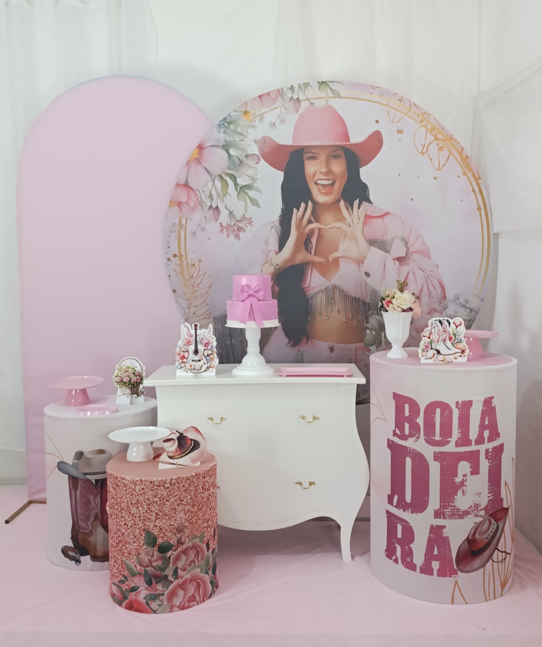 Boiadeira - Kit Felicidade  - FELIZ DATA PEGUE E MONTE 