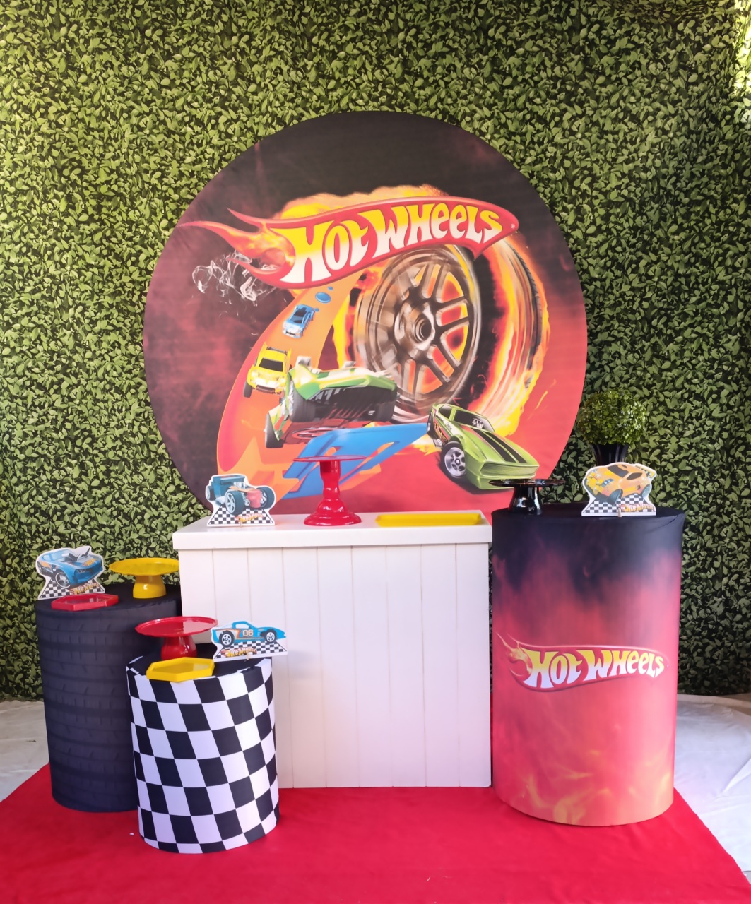 Hotwheels - Kit Comemore - FELIZ DATA PEGUE E MONTE 