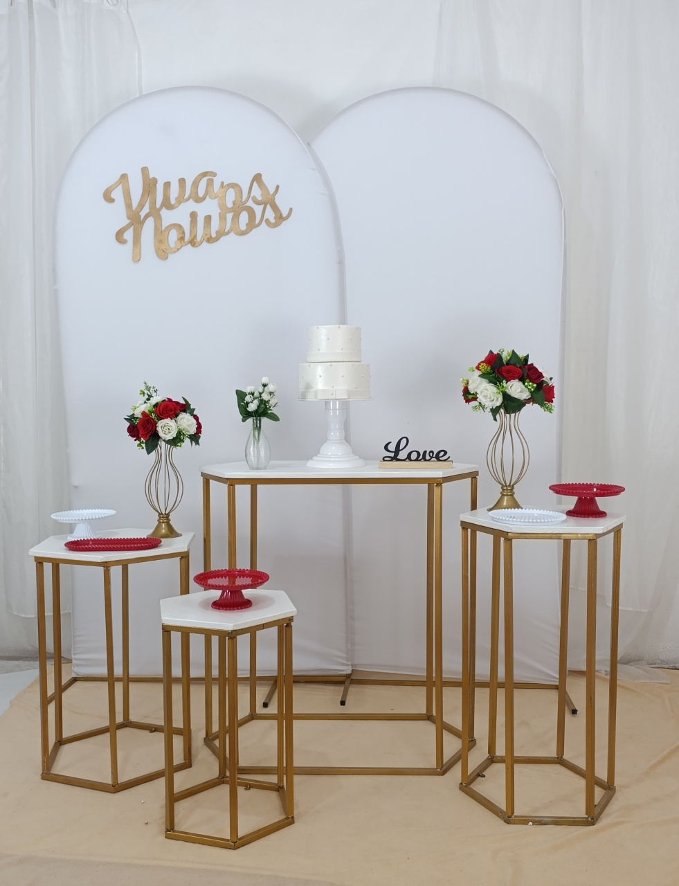 Casamento Branco/Vermelho - FELIZ DATA PEGUE E MONTE 
