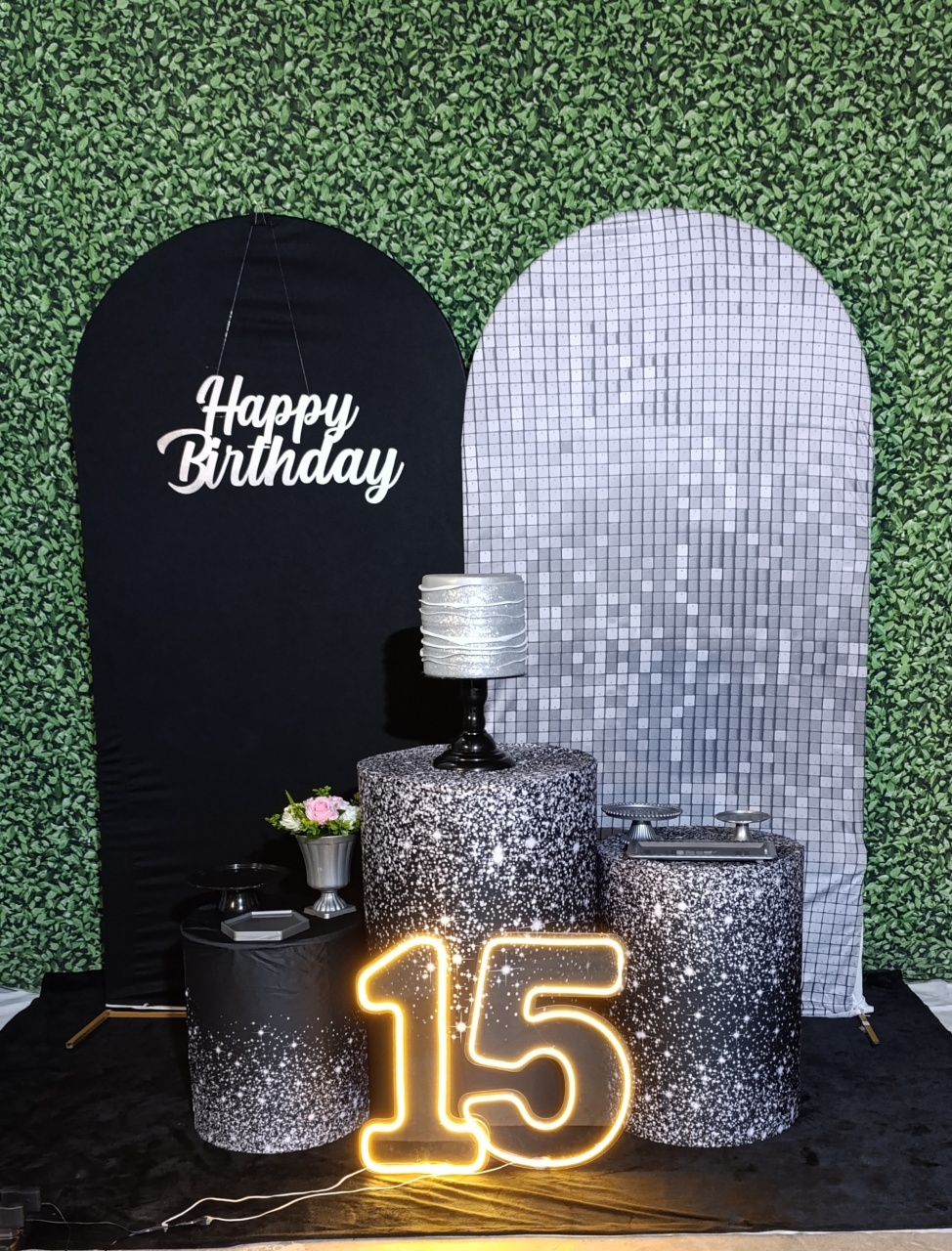 15 Anos - Preto Com Prata  - FELIZ DATA PEGUE E MONTE 