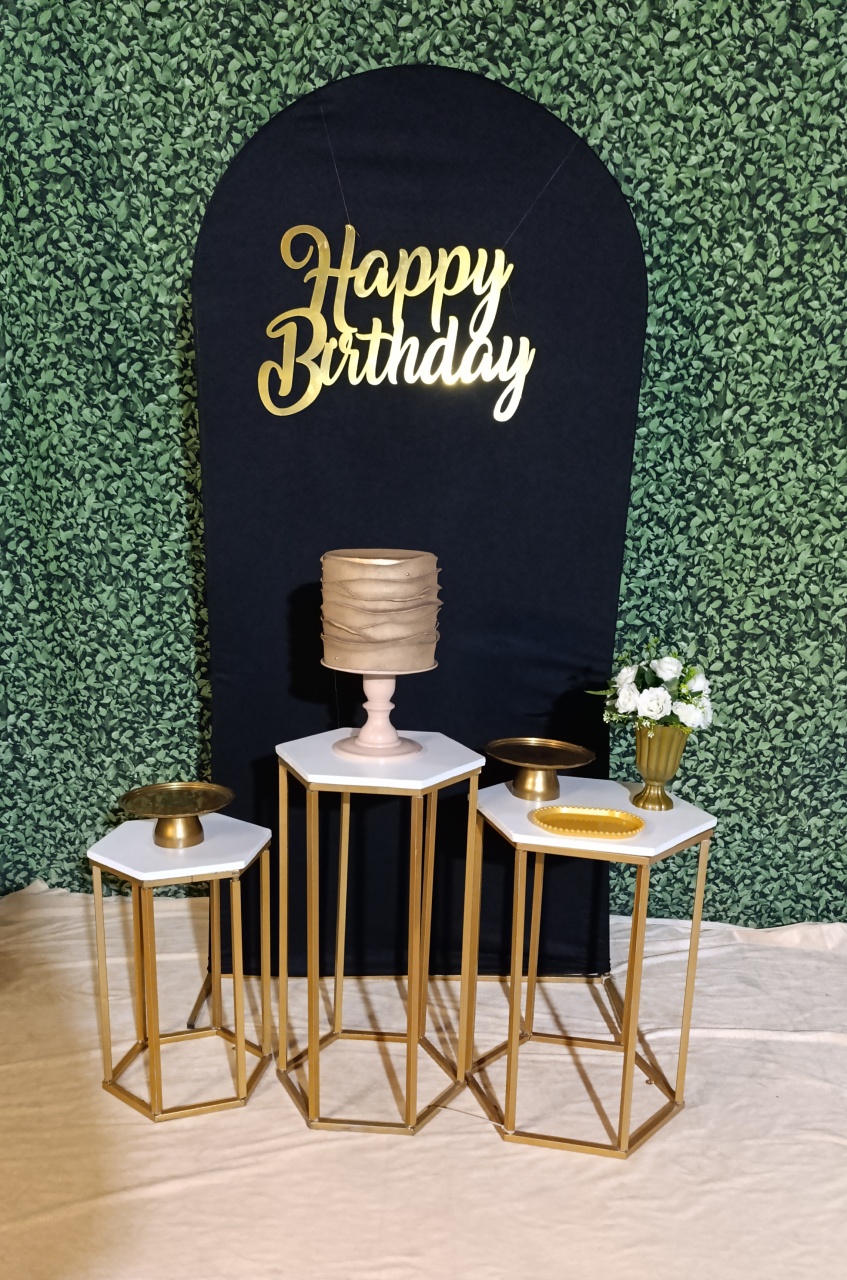 Romano Preto Com Dourado  - FELIZ DATA PEGUE E MONTE 