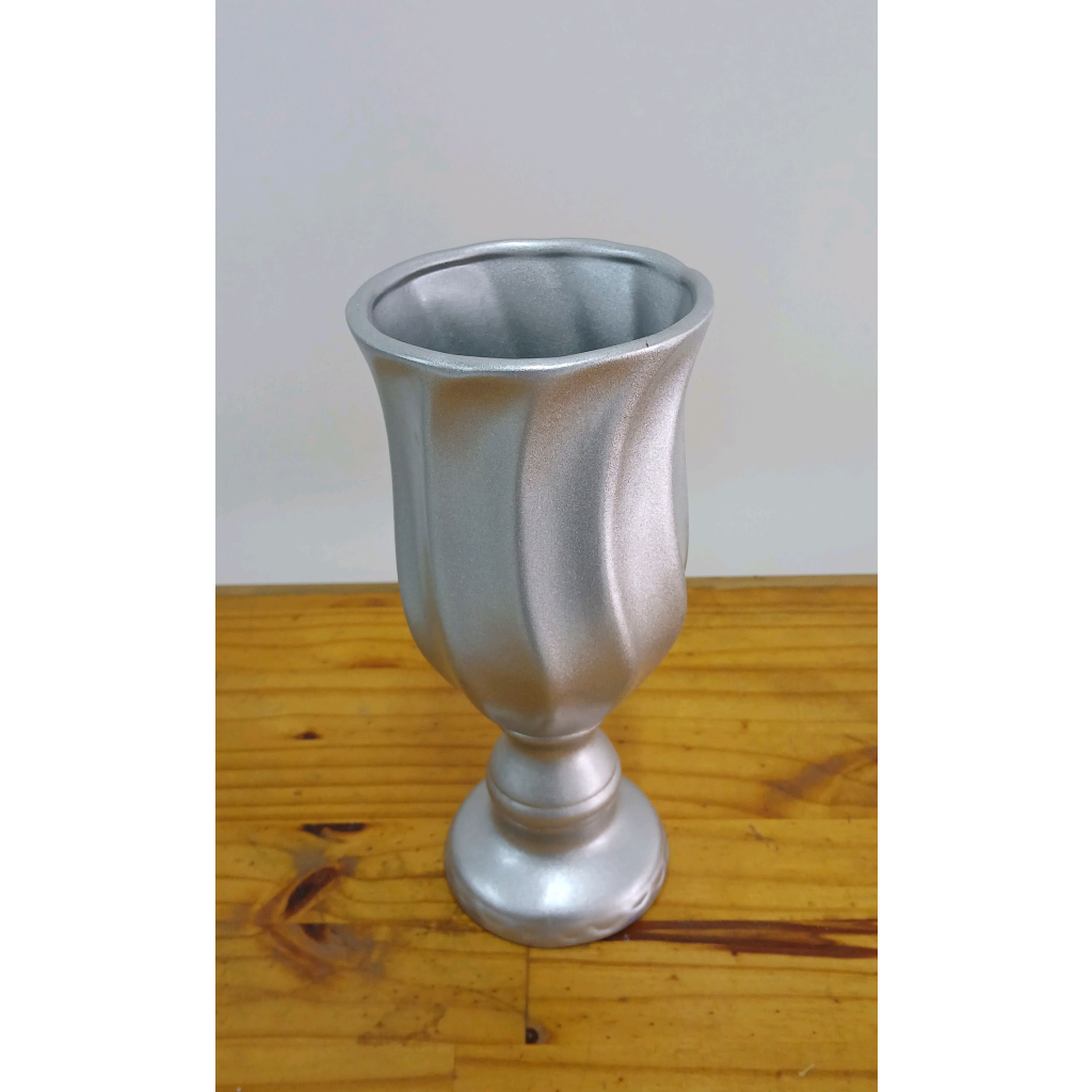 Vaso Torcido Cinza  M - Cinza - Peg e monte da drica