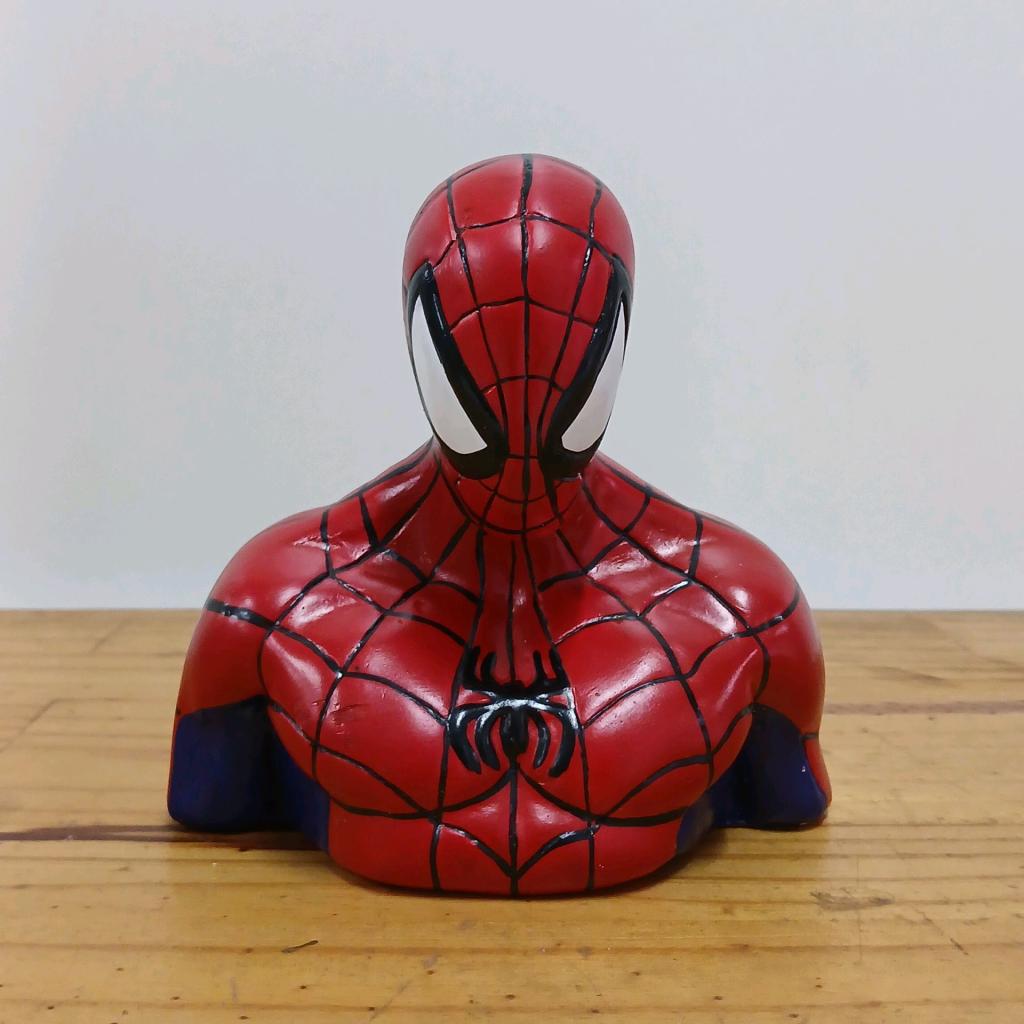 Homem Aranha Em Louça - Vermelho - Peg e monte da drica