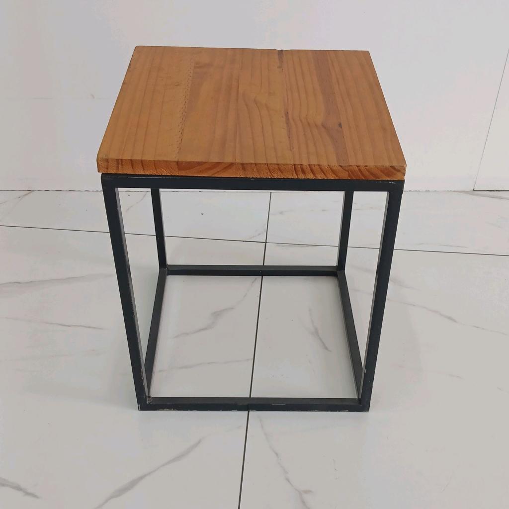 Mesa Cubo Vazado P - Peg e monte da drica