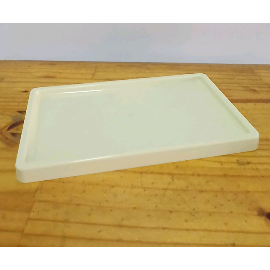 Bandeja Retângular Plast - Amarelo Claro - Peg e monte da drica
