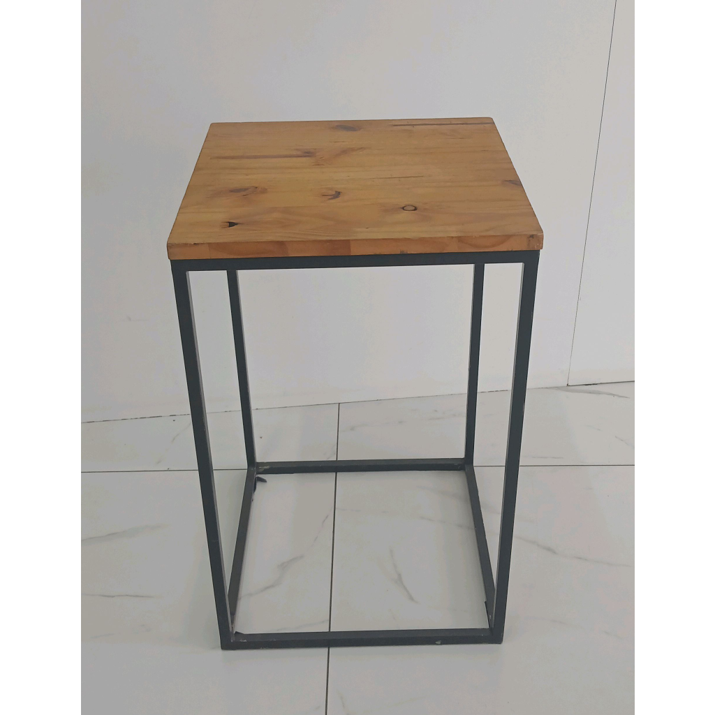 Mesa Cubo Vazado M - Peg e monte da drica