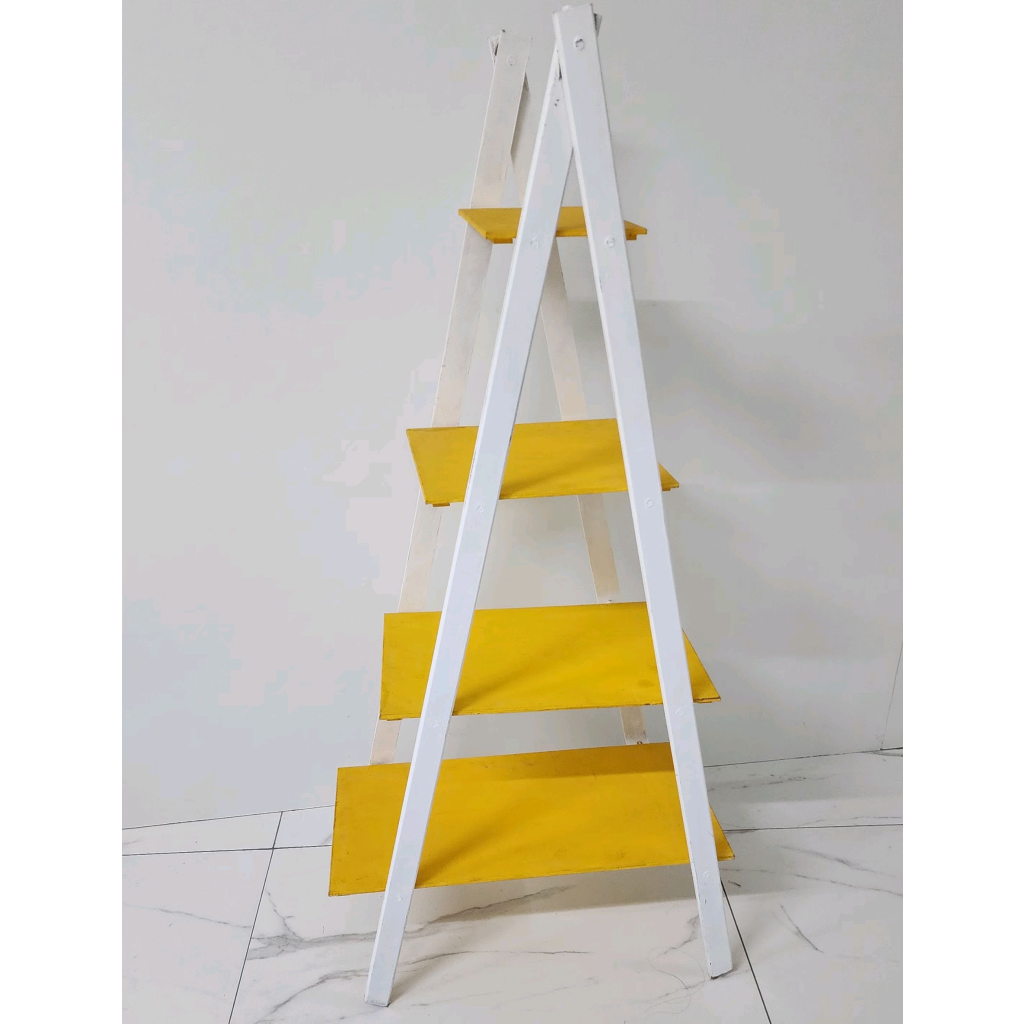 Escadinha Amarela - Amarelo,Branco - Peg e monte da drica