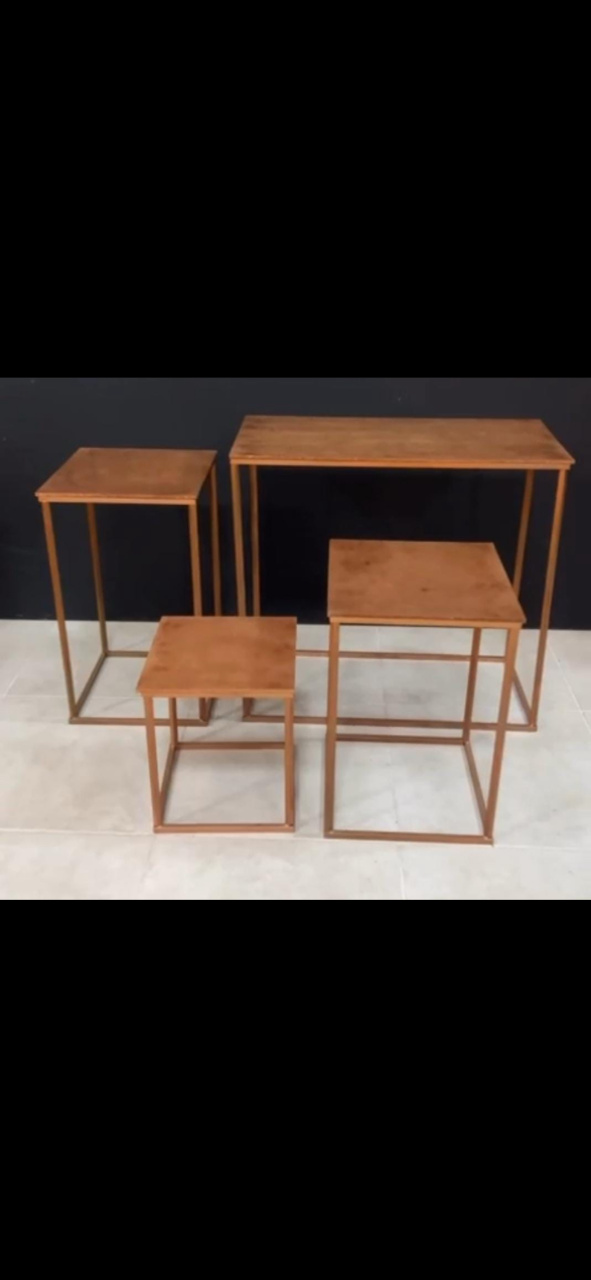 Mesa Cubo Dourado Desmontável - Una Fest Pegue e Monte