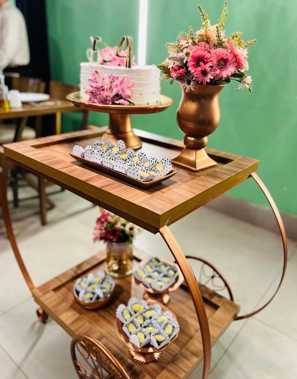 Aniversário Carrinho Rose Gold - Mesa 1 - lulisfestaseeventos