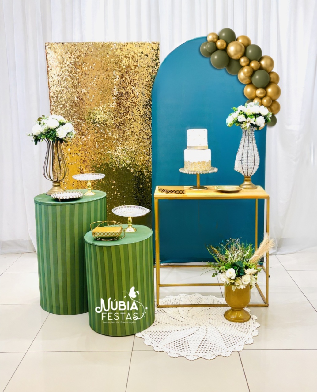 A - Decoração Brilho Dourado - NUBIA FESTAS