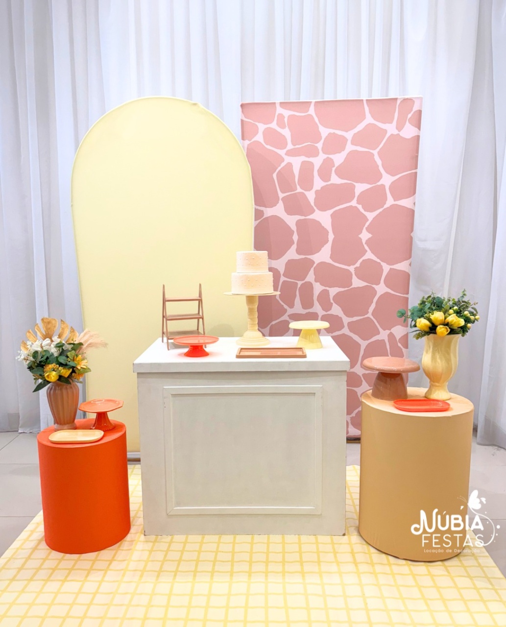 A - Girrafa Rosa E Amarelo  - NUBIA FESTAS