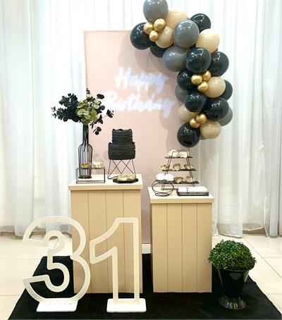 Preto Com Bege (Box 294) - NUBIA FESTAS