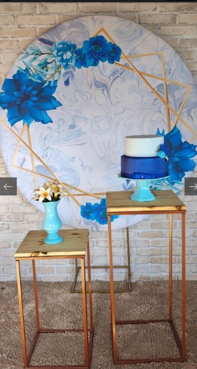 Aluguel Painel Floral Azul - Guibella Pegue e Monte