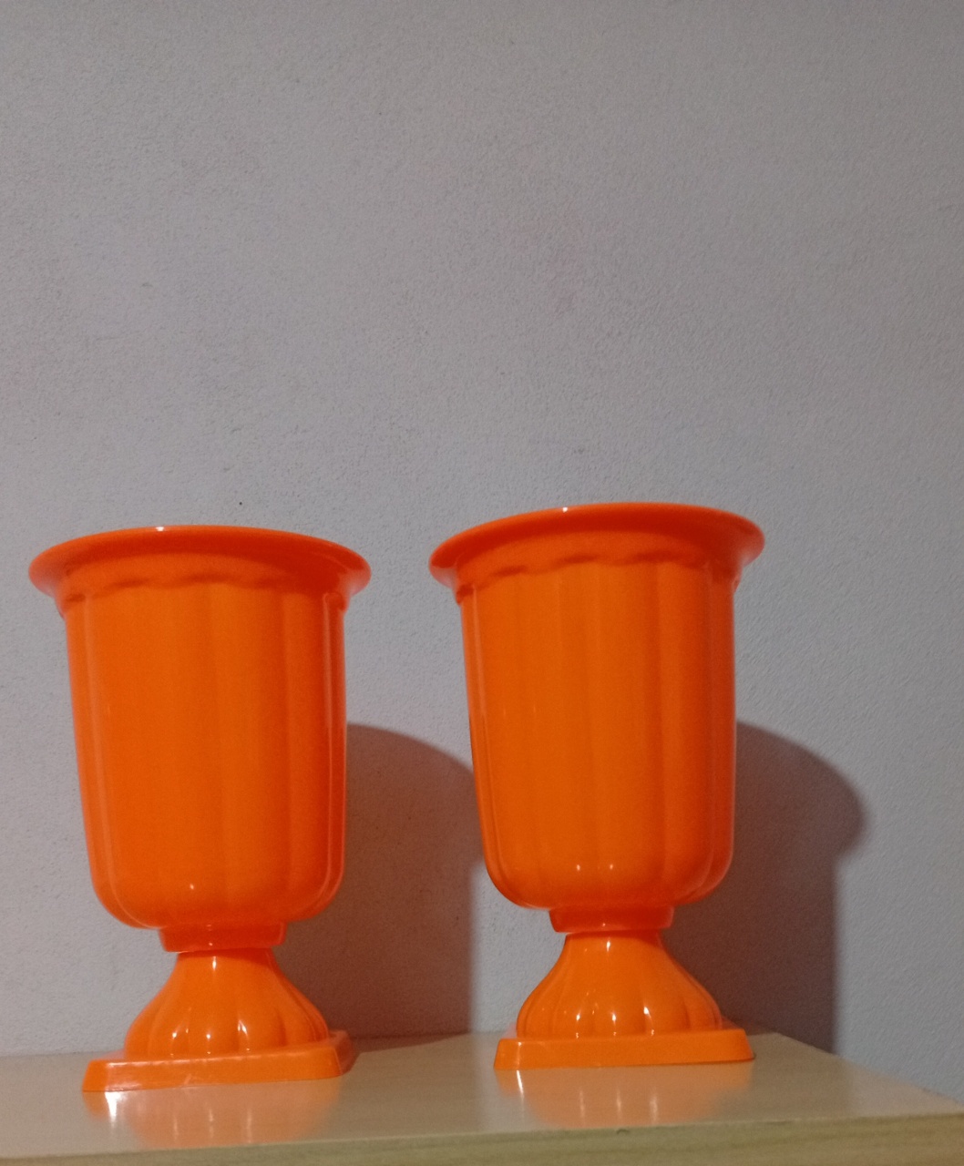 2 Vasos Laranja  - realizar festas 