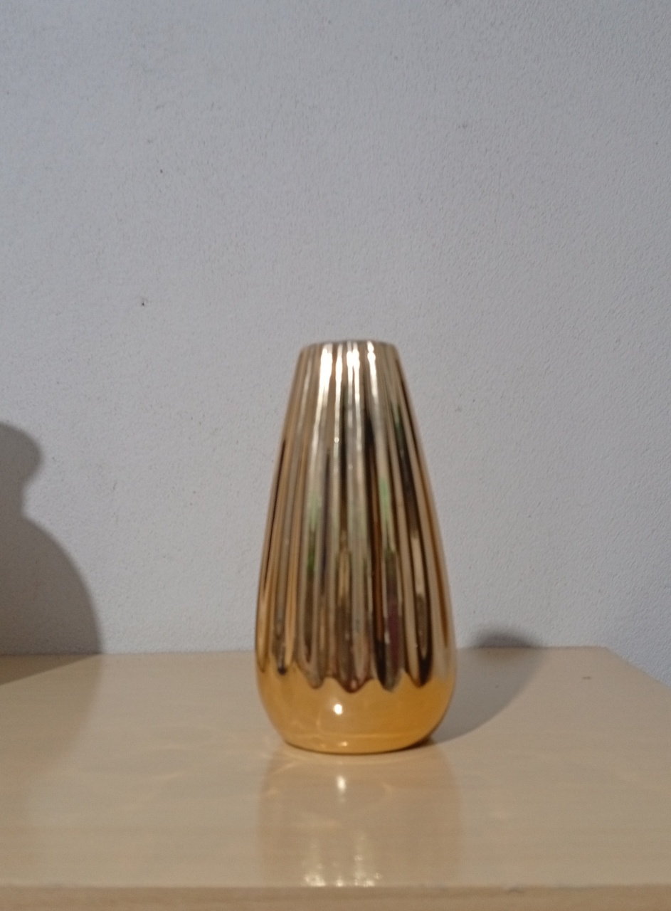 1 Mini Vaso  de Vidro Dourado - realizar festas 
