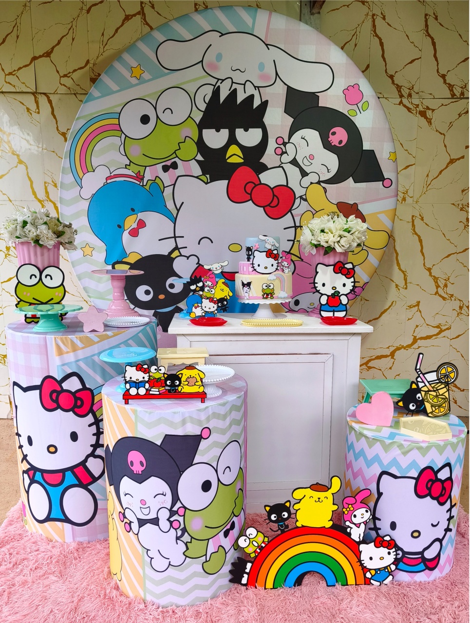Alugue Tema Para Festa Decoração Hello Kitty E Seus Amigos (Modelo 2) - Nívea Decor