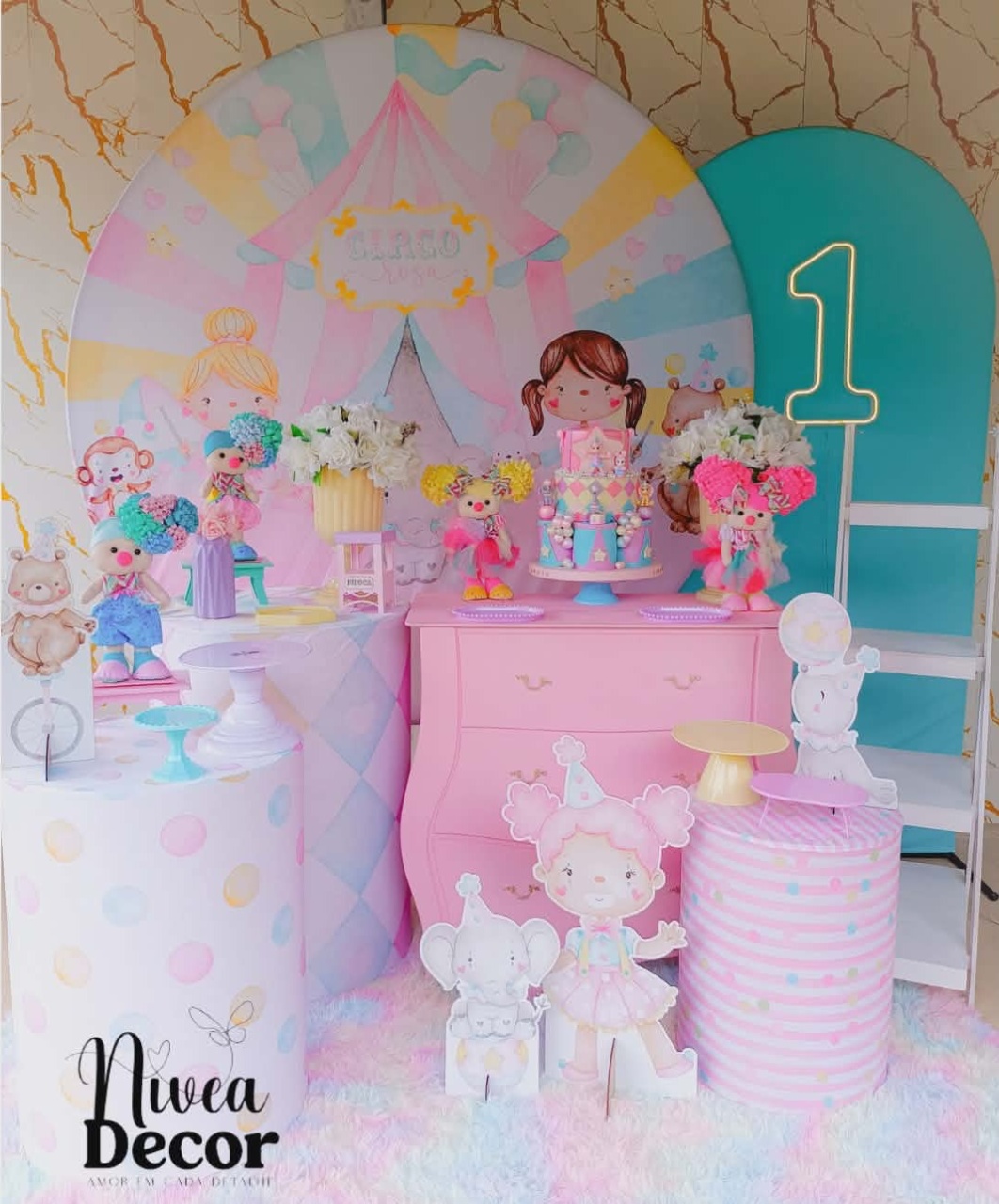 Alugue Tema Para Festa Decoração Circo Rosa (Modelo 3) - Nívea Decor