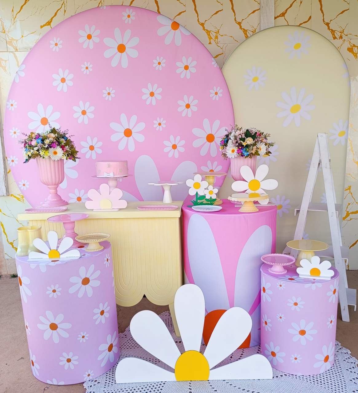 Alugue Tema Para Festa Decoração Margarida (Modelo 3) - Nívea Decor