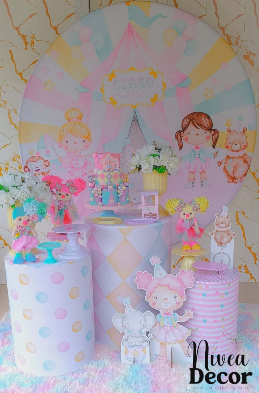 Alugue Tema Para Festa Decoração Circo Rosa (Modelo 1) - Nívea Decor