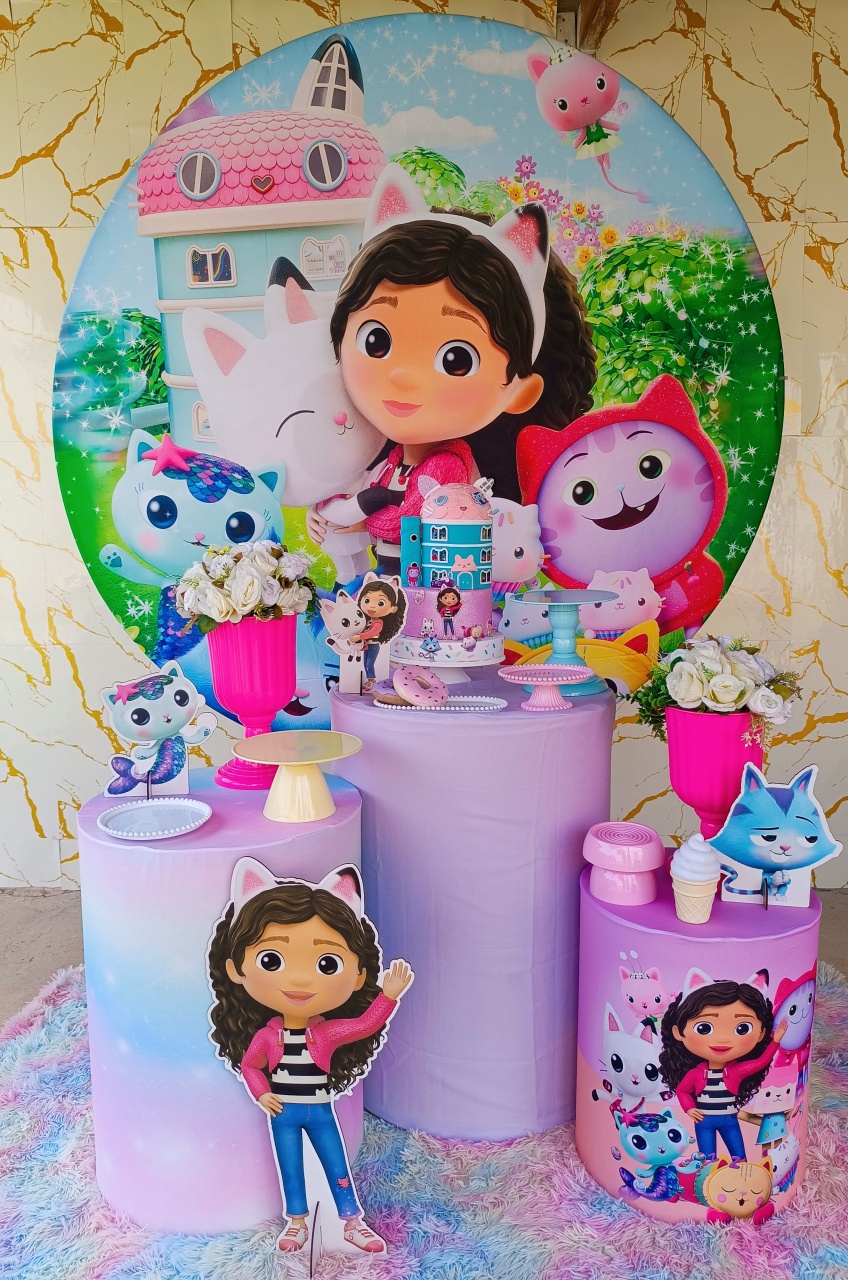 Alugue Tema Para Festa Decoração Casa Mágica da Gaby (Modelo 1) - Nívea Decor