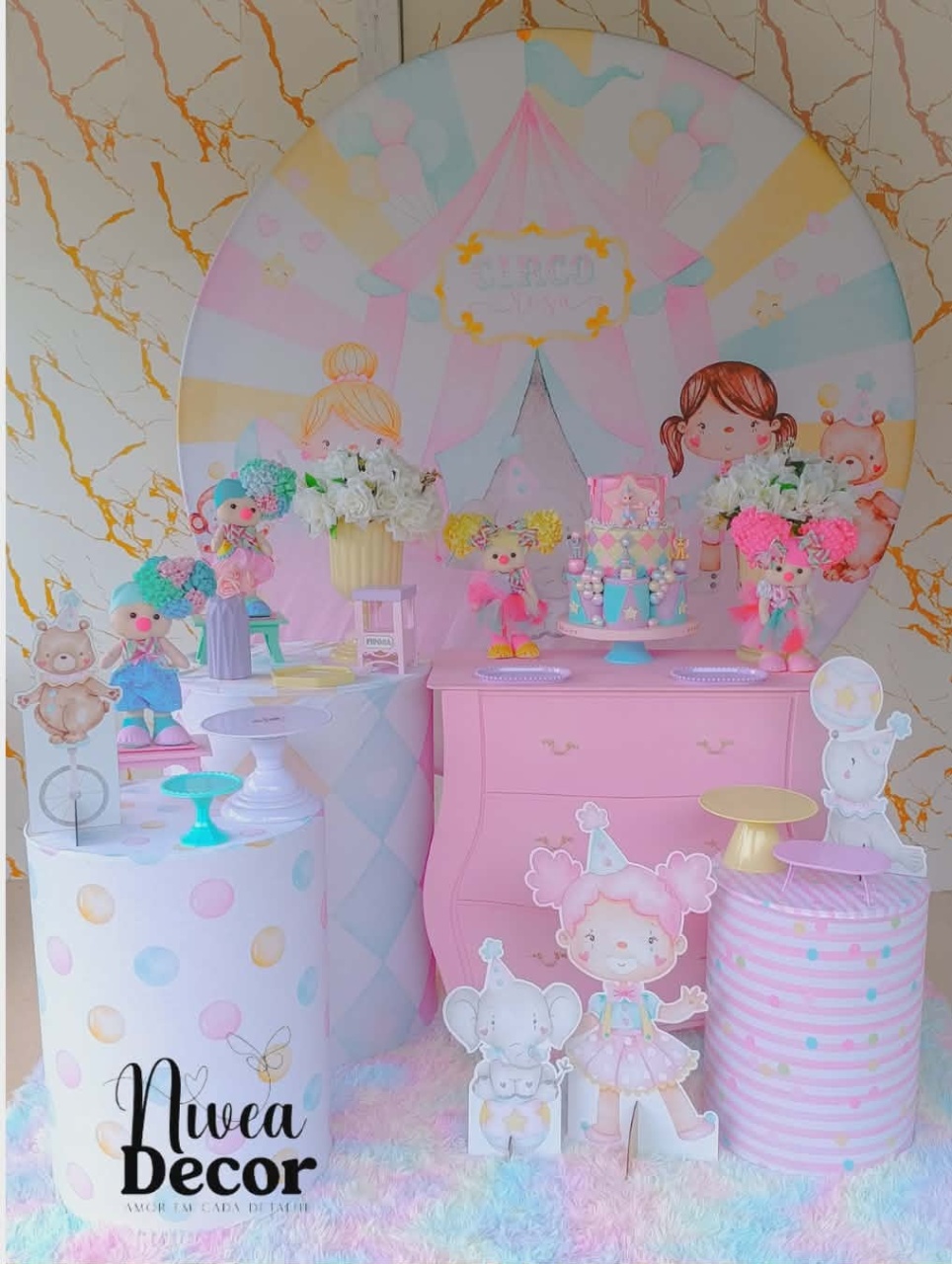 Alugue Tema Para Festa Decoração Circo Rosa (Modelo 2) - Nívea Decor