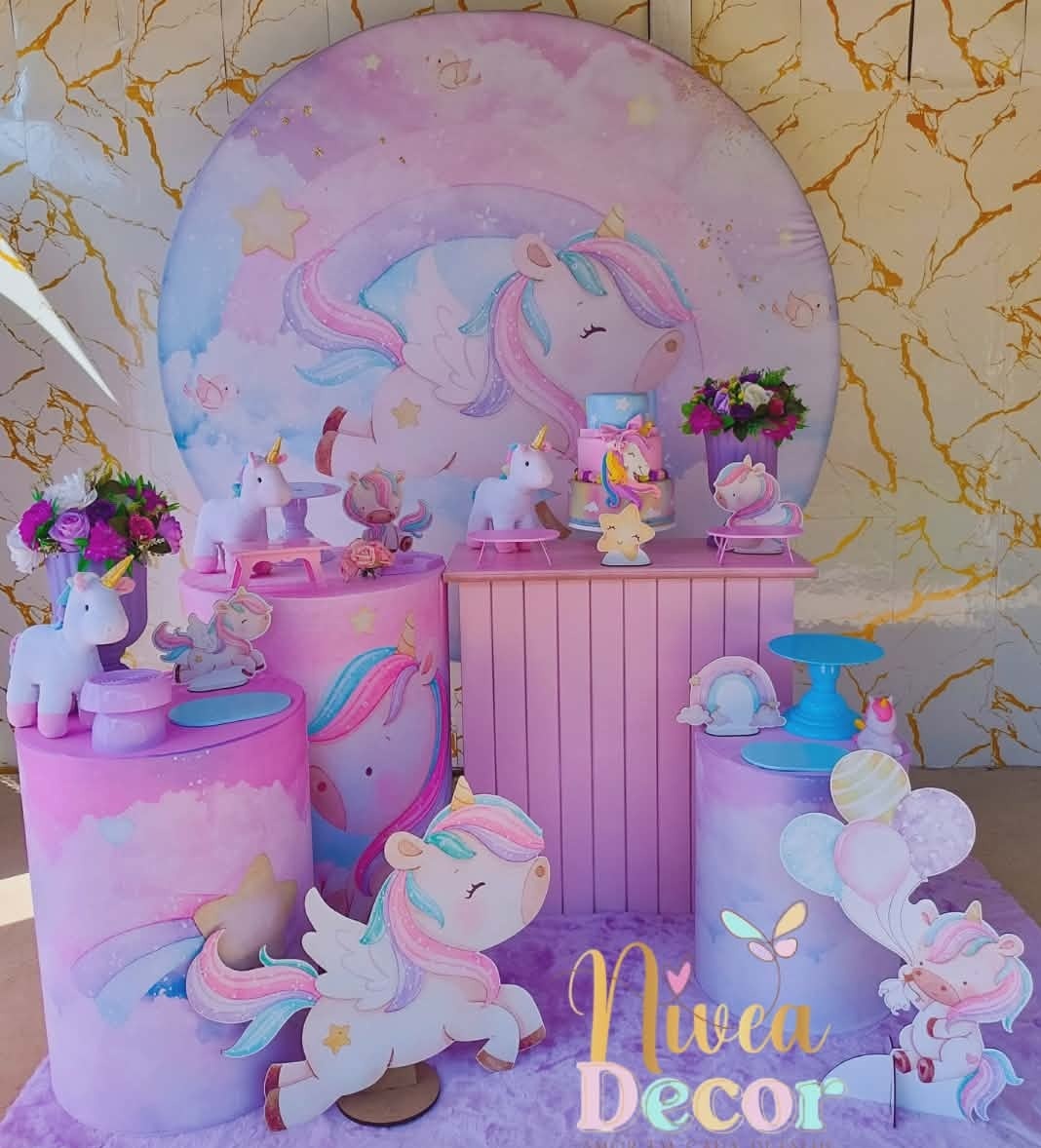Alugue Tema Para Festa Decoração Unicórnio (Modelo 2) - Nívea Decor