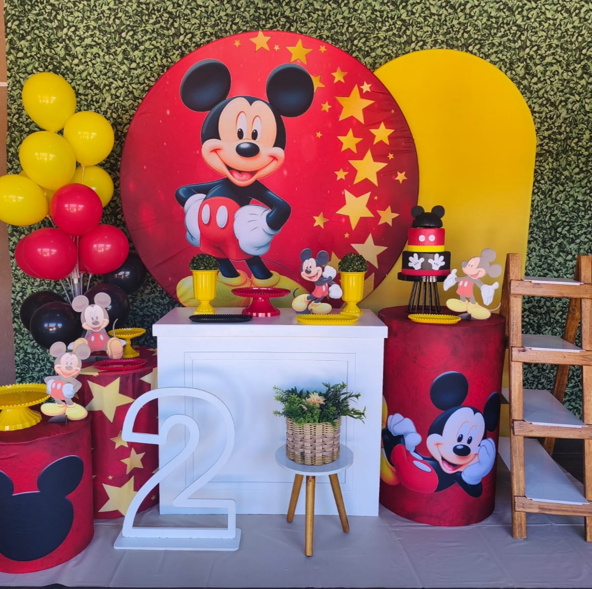 Mickey - Premium  - Pegue Monte Araucária