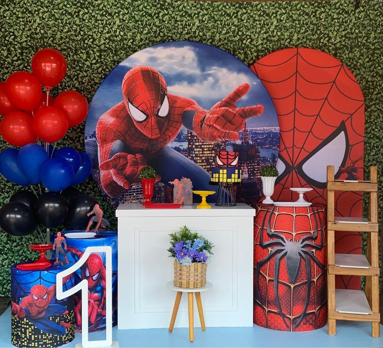 Homem Aranha - Premium - Pegue Monte Araucária