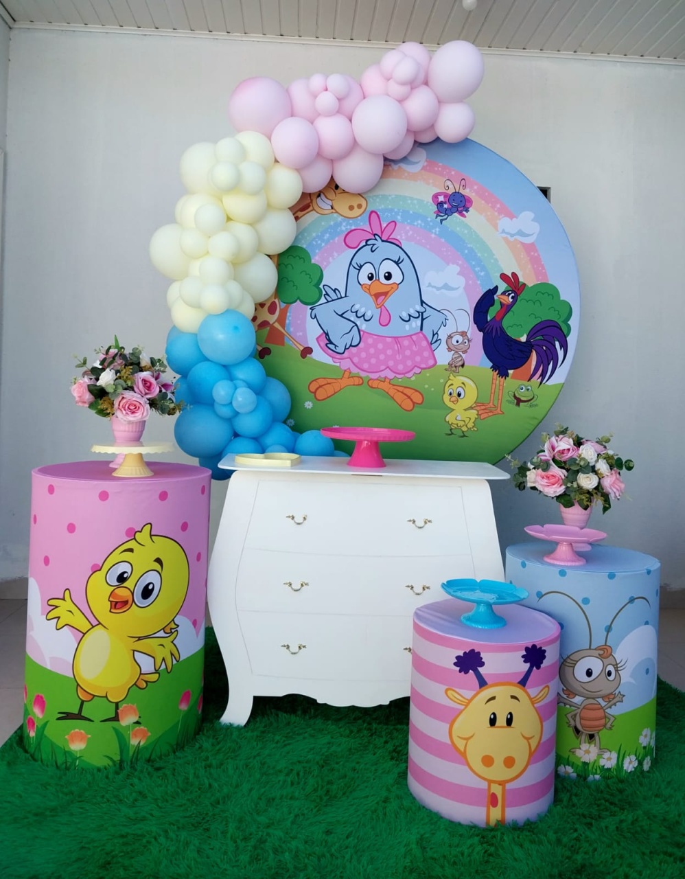 Kit Galinha Pintadinha Rosa Com Comôda - DL FESTAS Locações