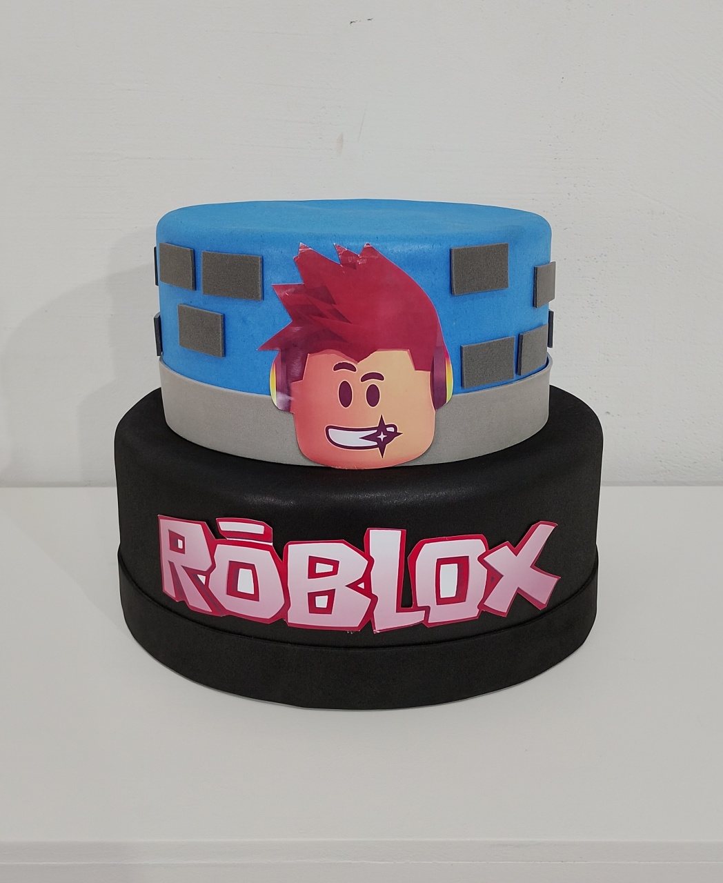 Bolo Fake Roblox  - Iris Gueiros 