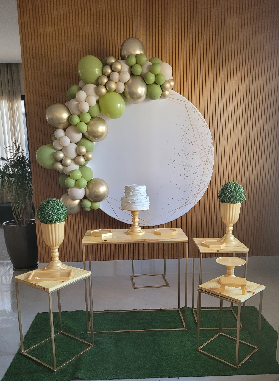 Ouro Branco Com Balões - Mb festas & decorações