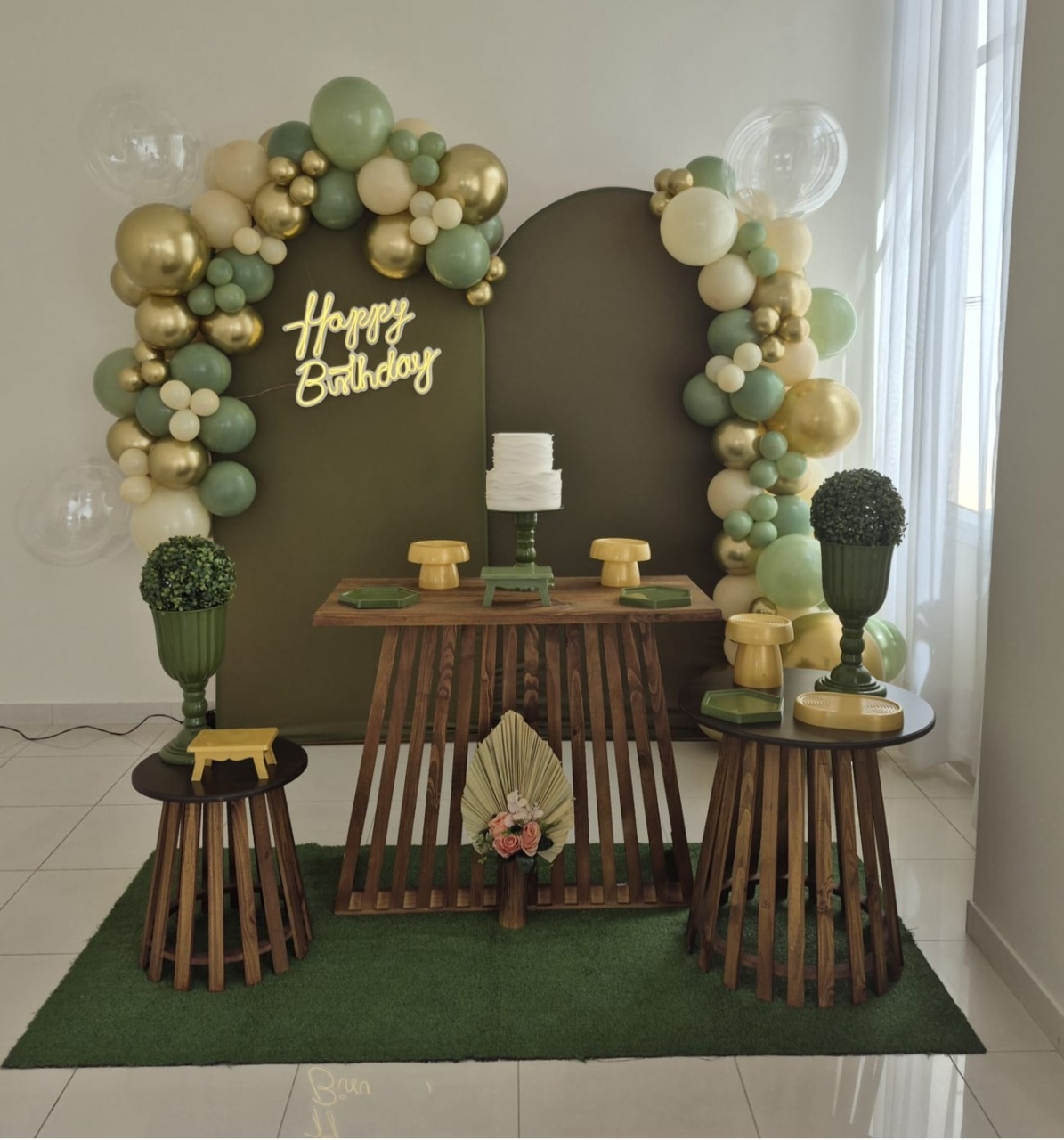 Montagem: Romano Verde Madeira - Mb festas & decorações