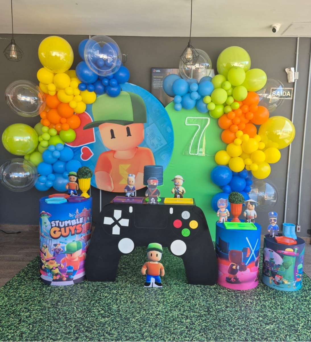 Montagem: Super Stumble Guys - Mb festas & decorações