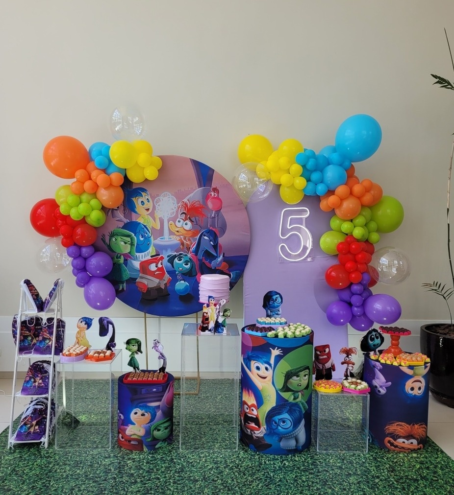 Montagem Divertidamente - Mb festas & decorações