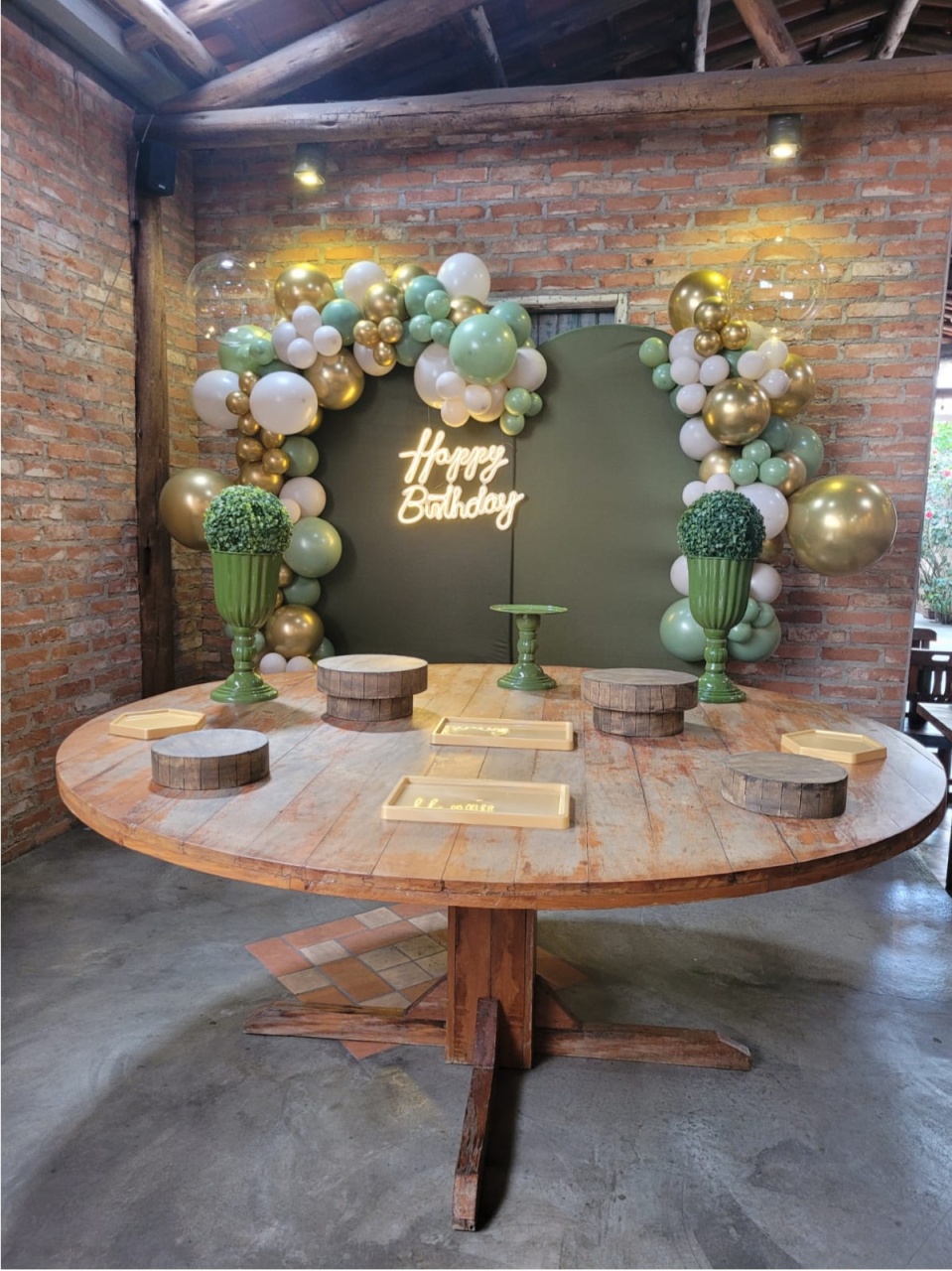 Montagem: Verde Musgo Com Dourado - Mb festas & decorações