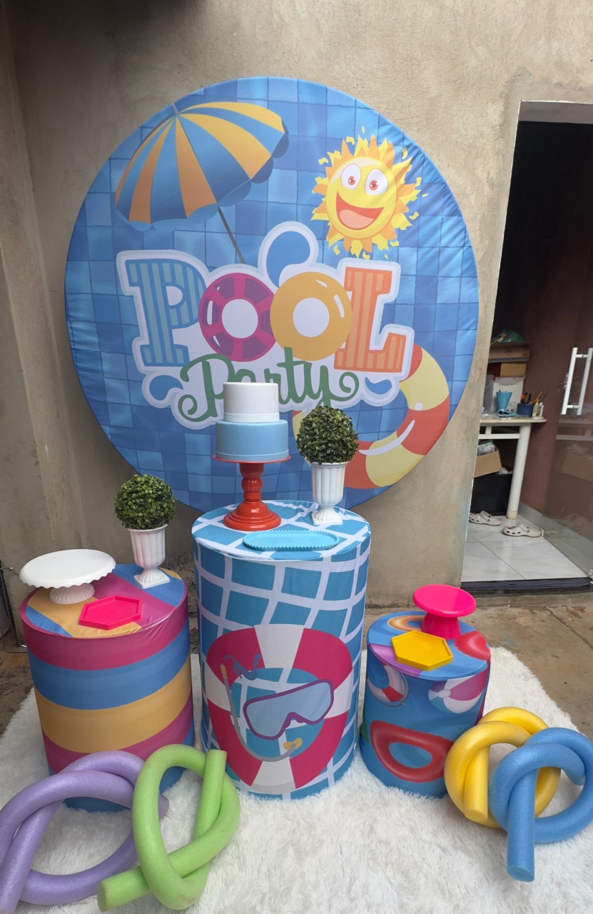 Pool Party Pegue E Monte - Claudia Torrieri
