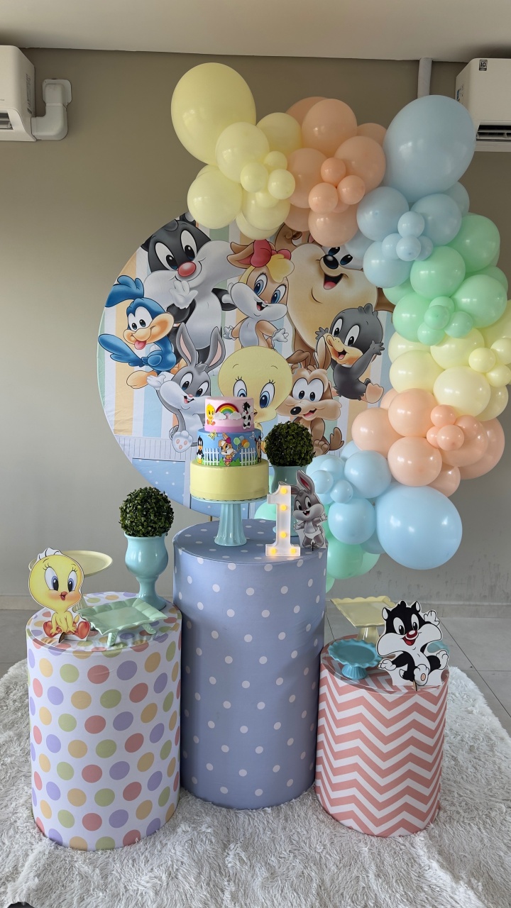 Looney Tunes - Claudia Torrieri