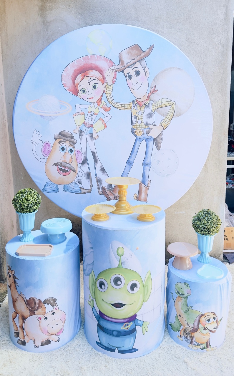 Toy Story Pegue E Monte - Claudia Torrieri