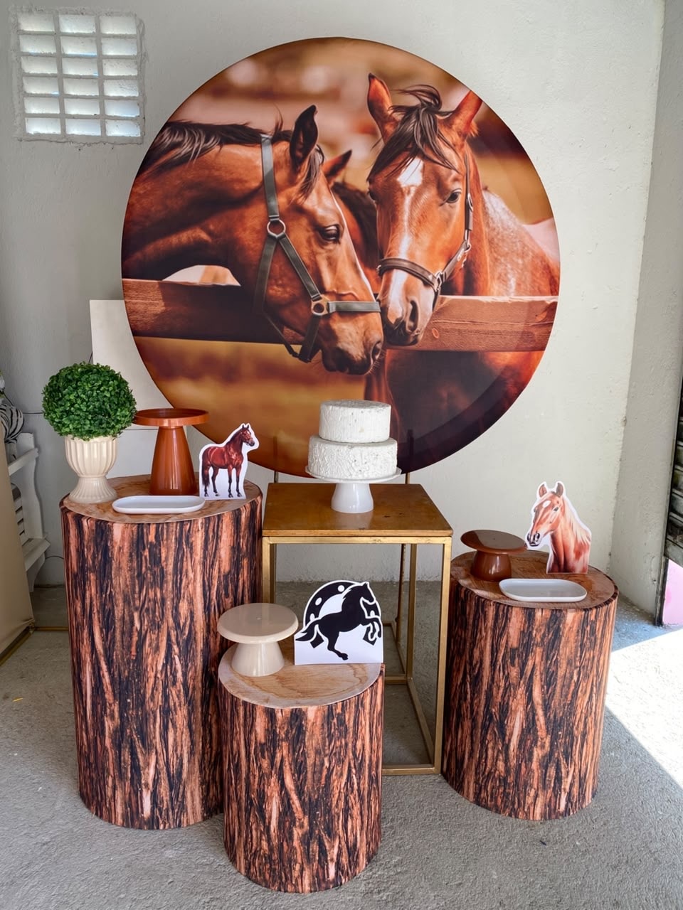 Cavalo Kit Ouro 3 - Artes e Encantos locações