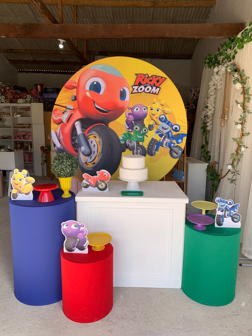 Ricky Zoom Kit Ouro Plus - Artes e Encantos locações