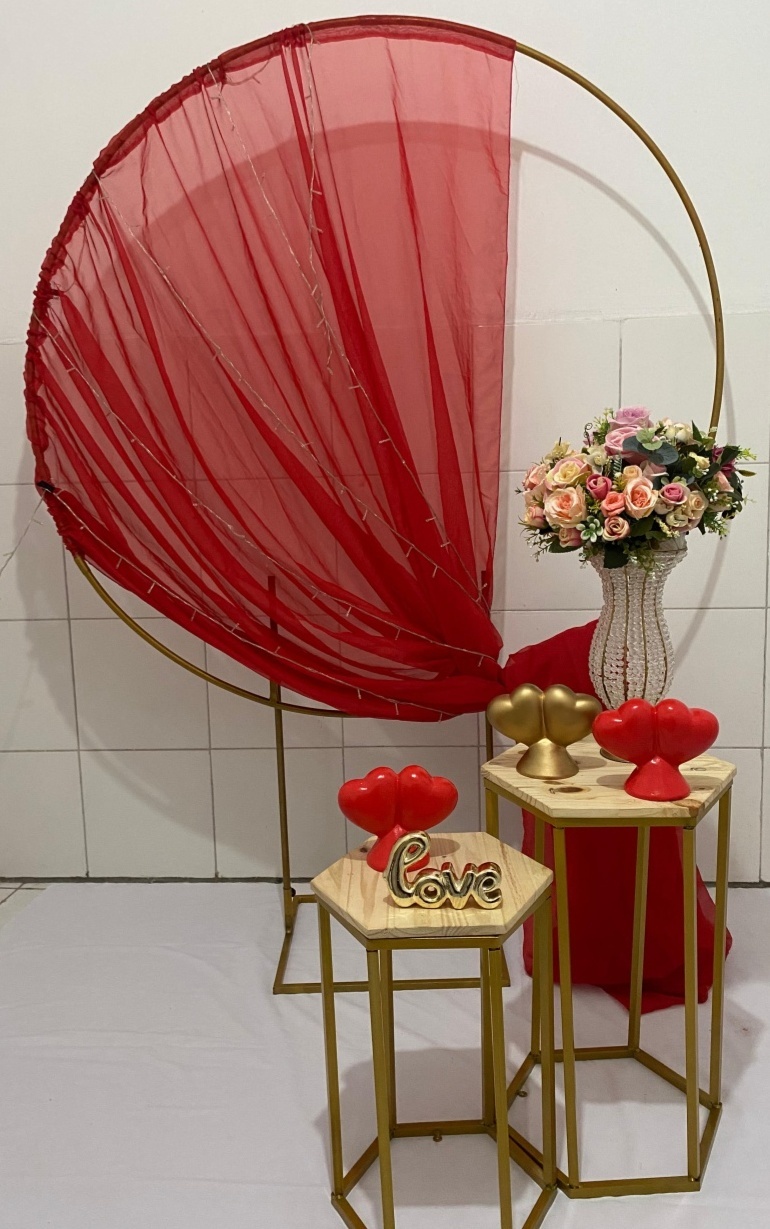 Vermelho E Dourado Composição (3) - Artes e Encantos locações