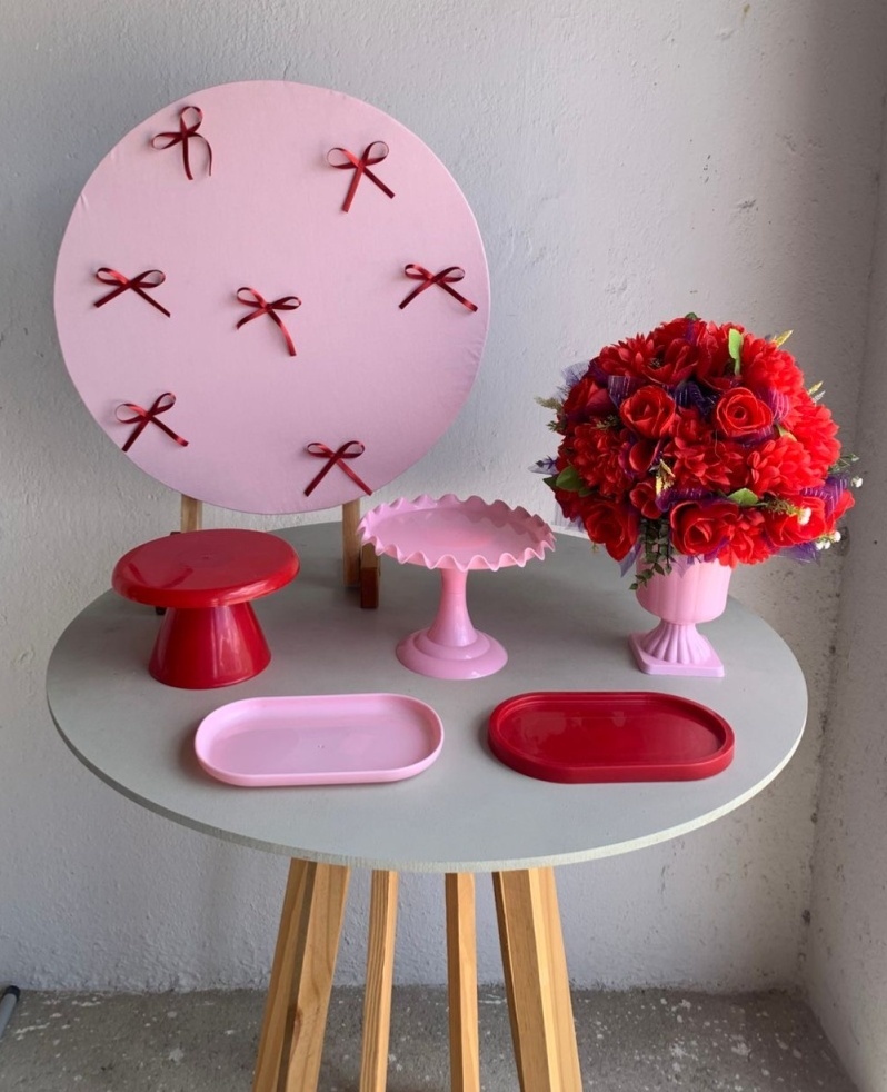 Mini Kit Rosa Com Laços Vermelhos 1 - Artes e Encantos locações