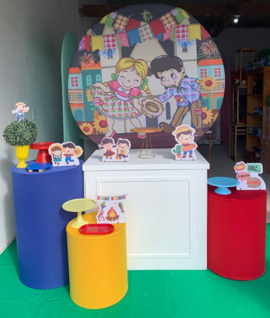 Junino São João Kit Ouro Plus 4 - Artes e Encantos locações