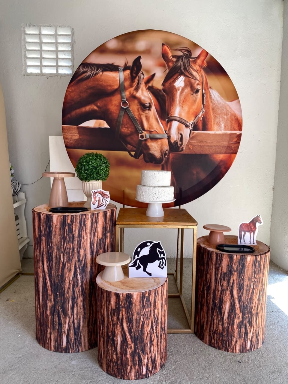 Cavalo Kit Ouro 2 - Artes e Encantos locações