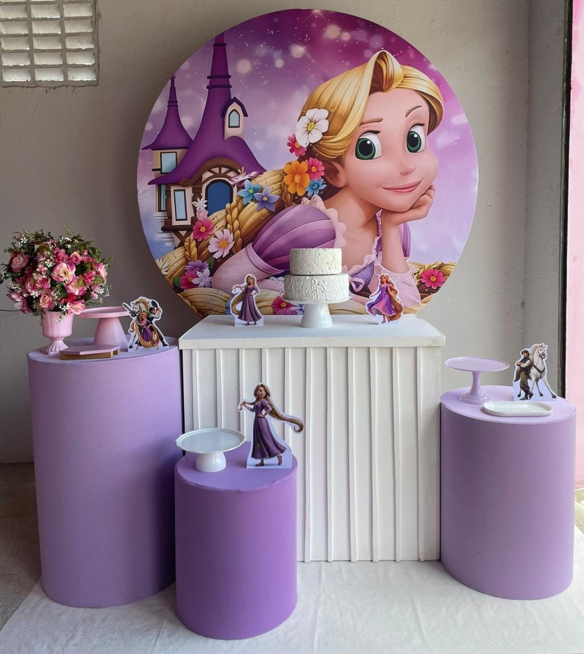 Enrolados Princesa Rapunzel Kit Ouro Plus 7 - Artes e Encantos locações
